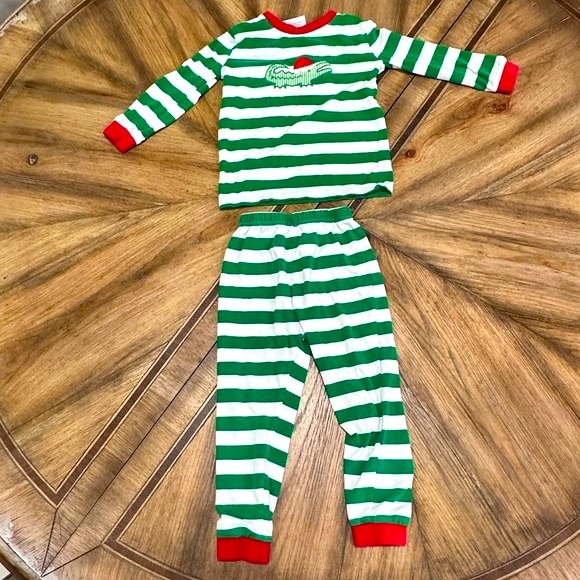 GUC Blanks Boutique Alligator Christmas Pajamas — Unisex Size 2T - Picture 1 of 4